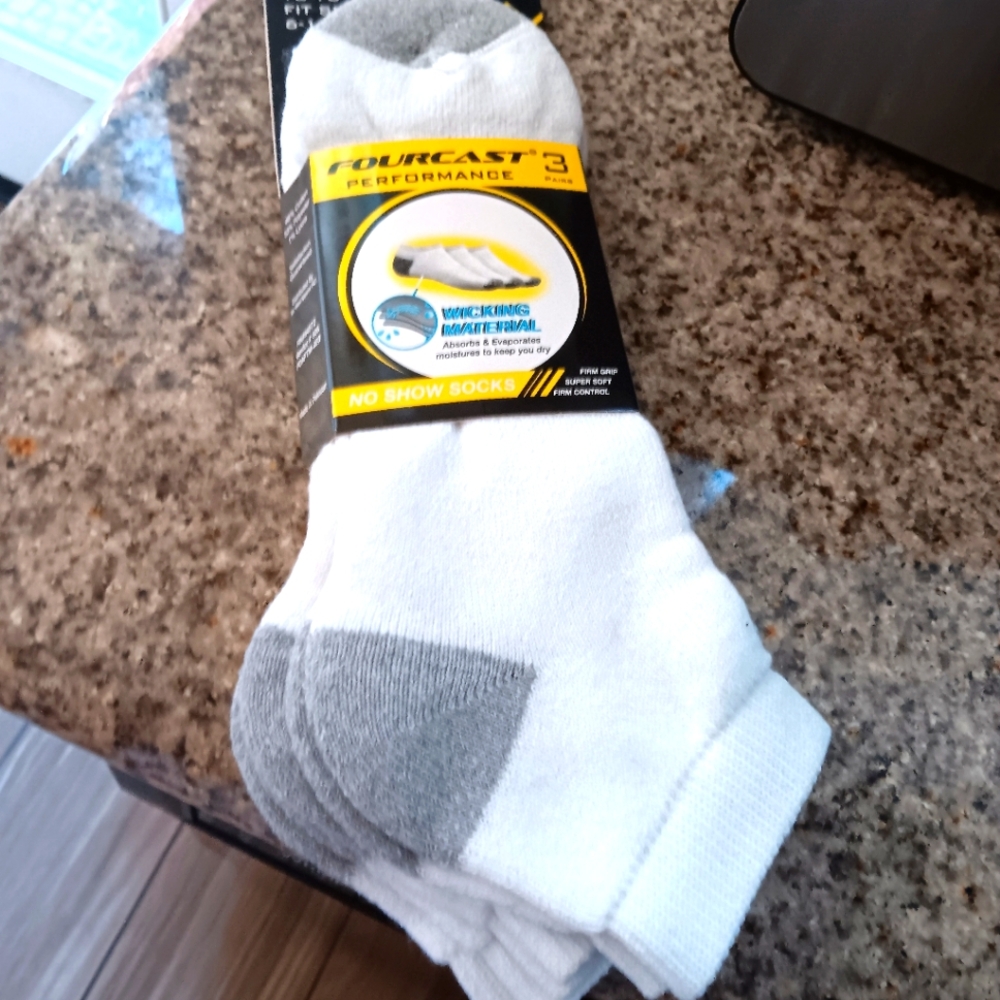 NWT Fourcast Performance No Show Mens  3 Pack Assorted Socks Size 6-12 Sock10-13
